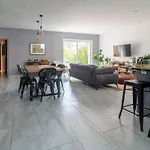 펜션 Les Lauriers - 3 Bedrooms, Hyper-centre And Pool 카스트르