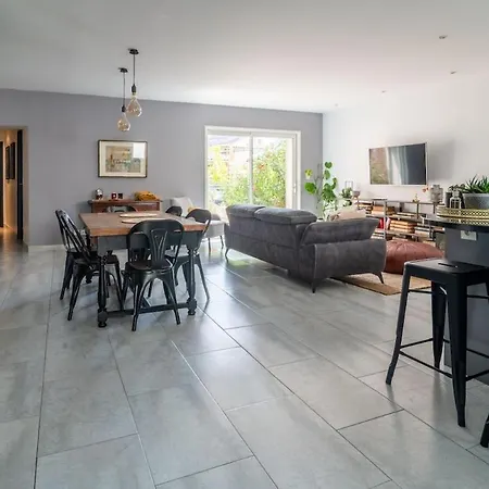 Ferienhaus Les Lauriers - 3 Bedrooms, Hyper-centre And Pool Castres (Tarn)