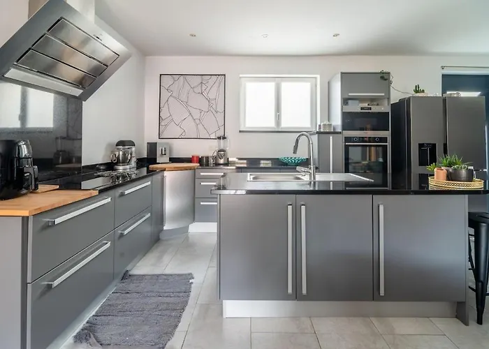 Les Lauriers - 3 Bedrooms, Hyper-centre And Pool Кастр